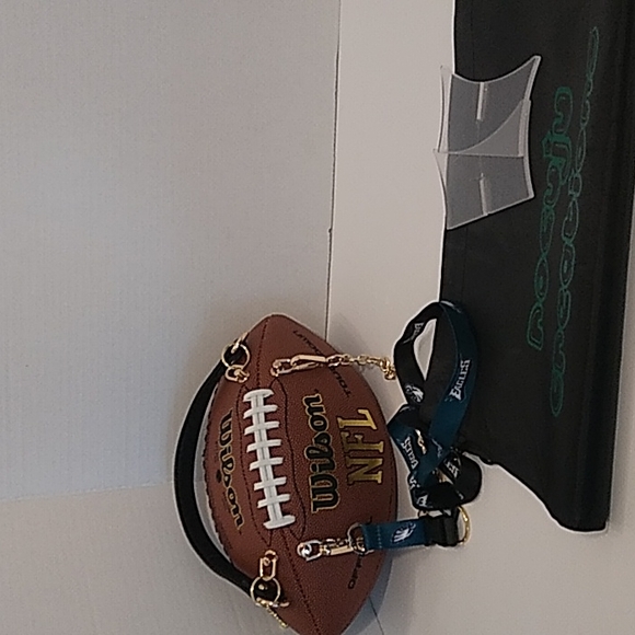 HANDMADE Football Purse (PHILADELPHIA EAGLES) 🏈 - Picture 4 of 17